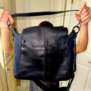 Large Bryant!! Hard to find gorgeous bag!